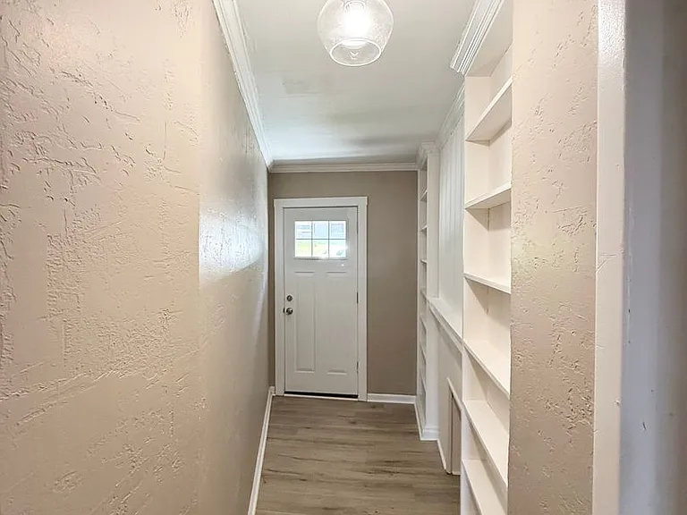 26 Merritt Ave — Photo 3