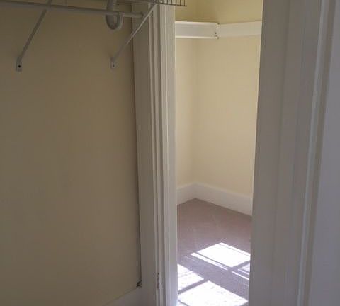 5th image of 807-B Wolfe St