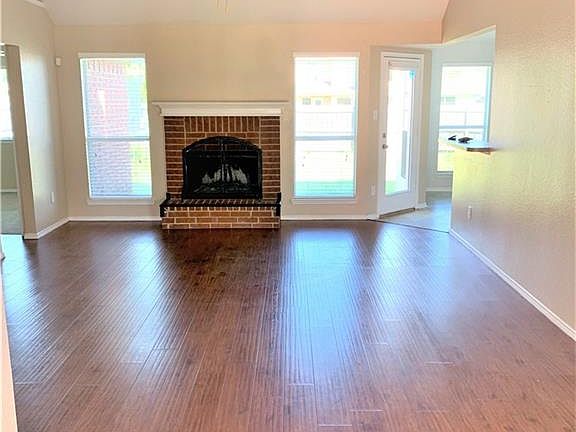 3rd image of 715 Fairview Ave