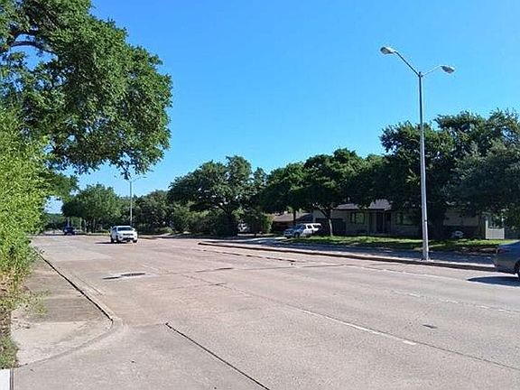 5th image of 11131 Hillcrest Rd