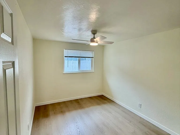 1143 Akron St #1143 — Photo 6