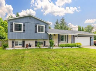 15037 Hogan Rd, Linden, MI 48451