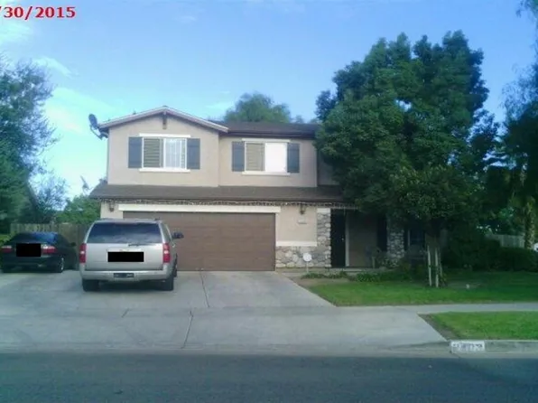 3402 N Carson St, Visalia, CA 93291