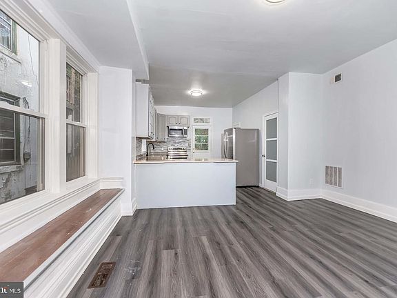 4th image of 2119 Green St