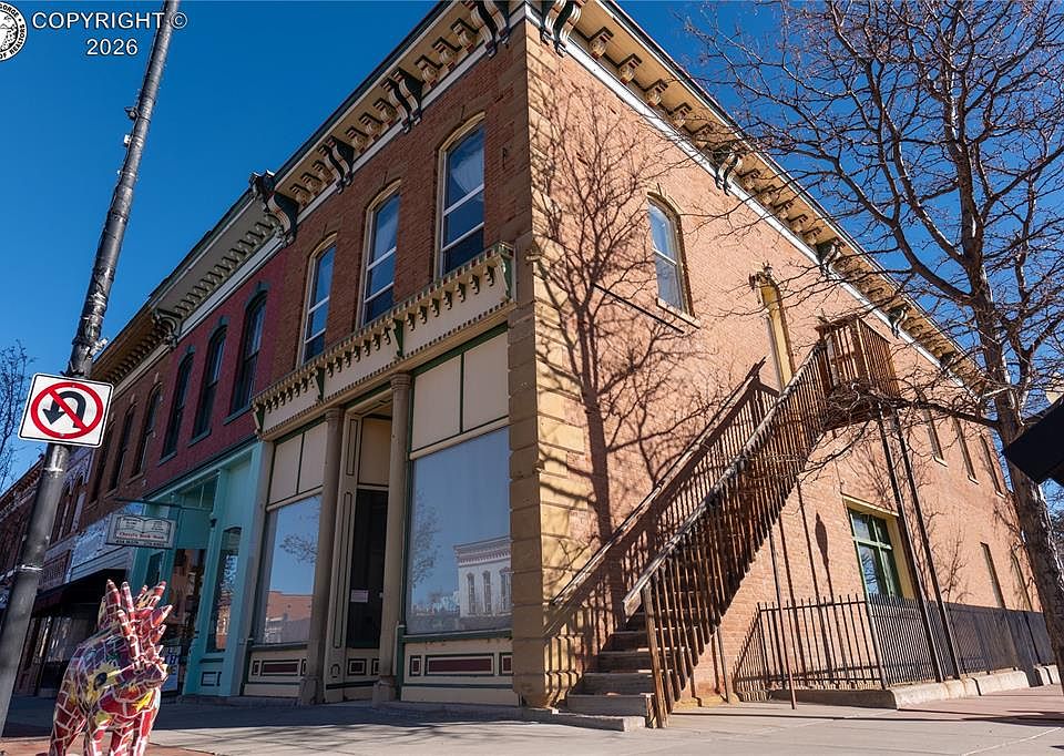 1st image of 402 Main St