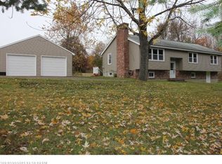 18 Lakeshore Dr, Winthrop, ME 04364