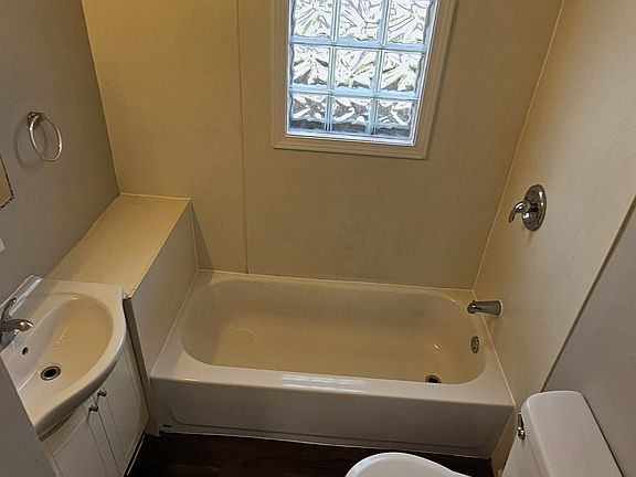5th image of 2804 5th Ave #1