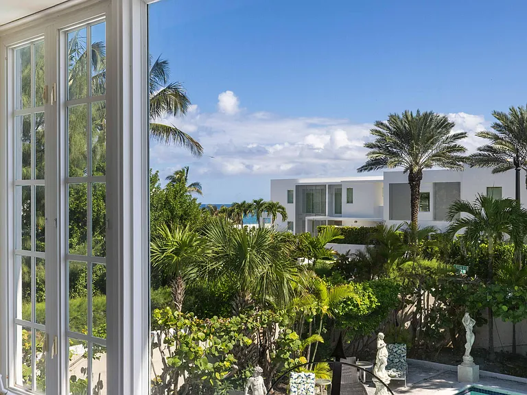 1048 S Ocean Blvd — Photo 10