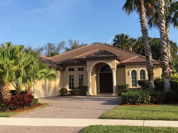 2nd image of 834 SW Grand Reserves Blvd