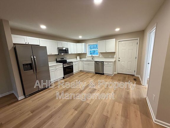 3rd image of 511 Maryland Ave