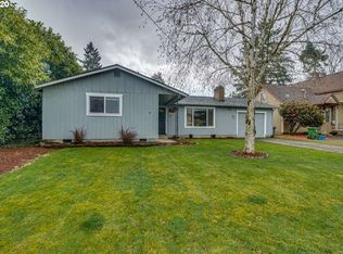 212 Koons St, Silverton, OR 97381