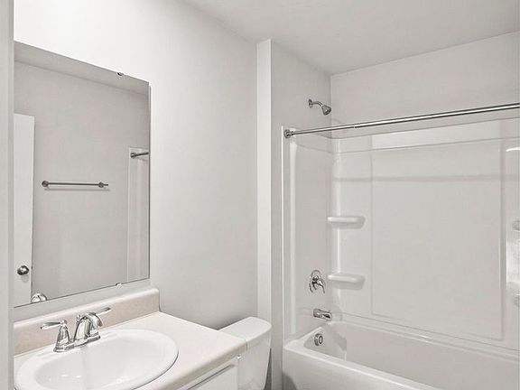 5th image of 1109 Saint Augustine Dr