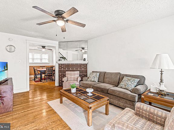 5th image of 230 Greenwood Rd