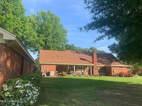 2nd image of 3604 Summerwood Ln