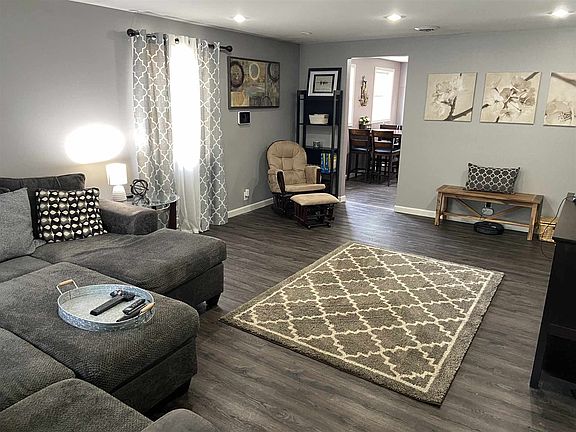 3rd image of 2207 Inglewood Pl