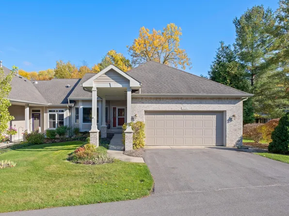 1720 Lamberton Creek Ct NE, Grand Rapids, MI 49505