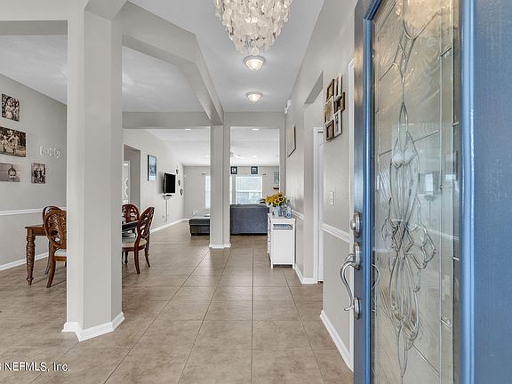 3rd image of 2723 WOODSDALE Drive