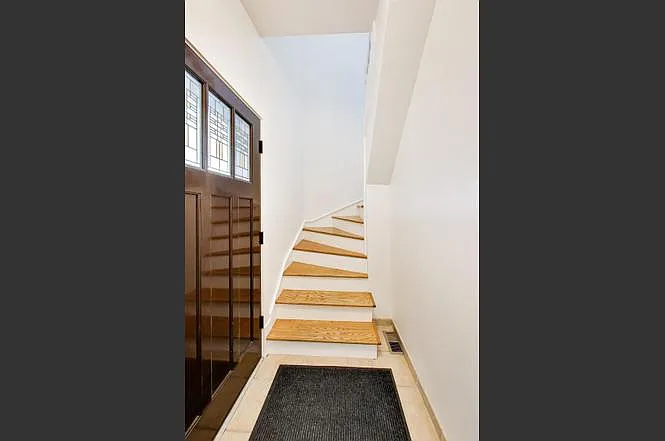 1811 Greenwood St #1 — Photo 2