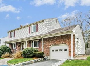 45 Fieldstone Dr, Stoneham, MA 02180