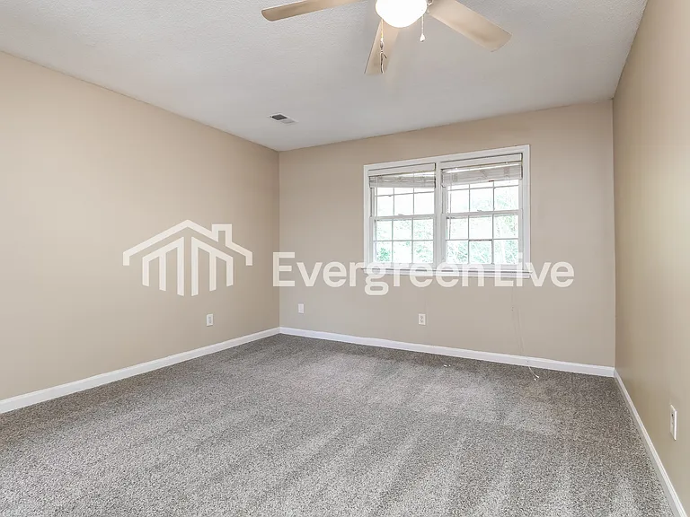 102 Devonwood Ct — Photo 8