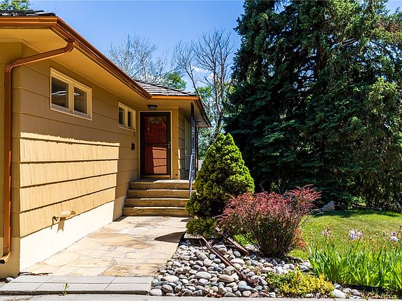 3rd image of 3115 Harrow Dr