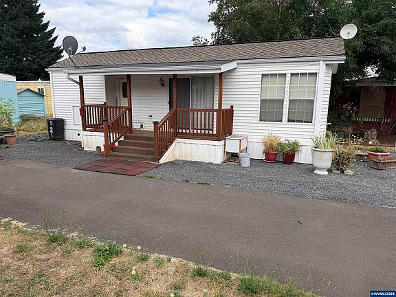 2nd image of 1530 Tamarack St #121