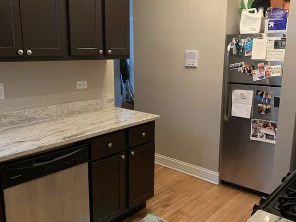 5th image of 1150 W Barry Ave #2