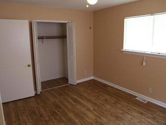 2nd image of 3523B Berkley Dr