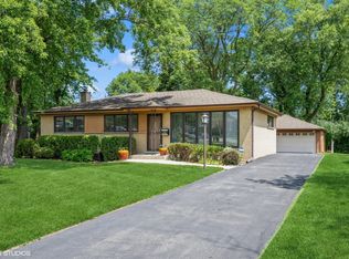 2530 Donald Ct, Glenview, IL 60025