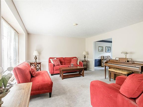 3rd image of 6164 Fawn Meadow St