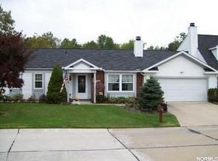 9820 Willow Ln, Mentor, OH 44060