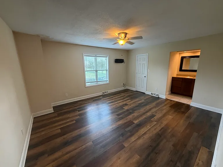 2032 Waterfront Dr N #D — Photo 17