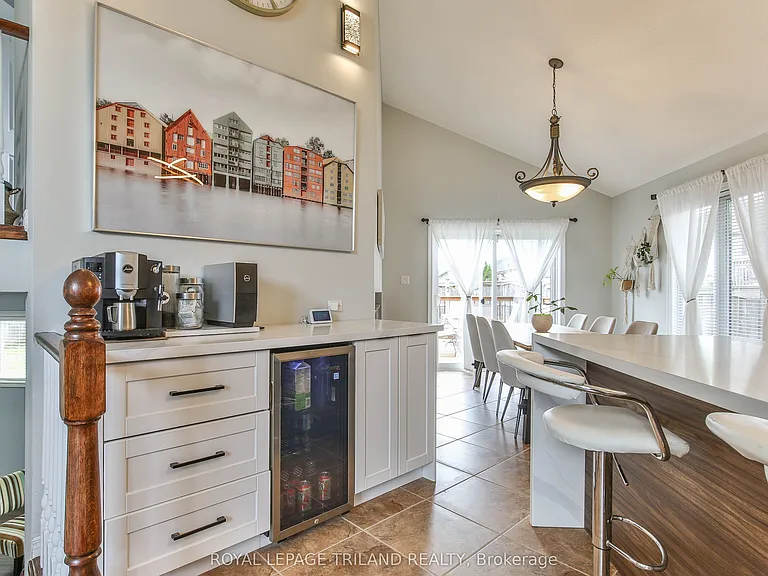 41 Owen Ct — Photo 10