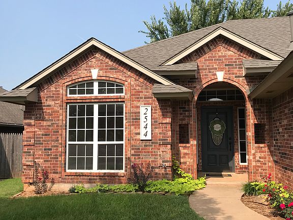 2nd image of 2544 Weymouth Way