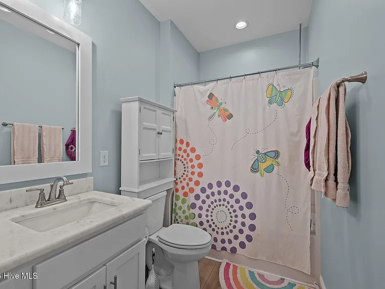 310 Lord Berkeley Dr — Photo 36