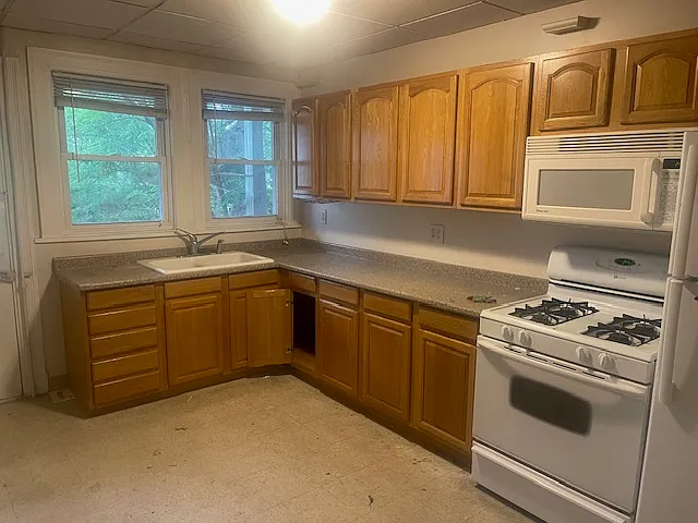 73 Dana St #3R — Photo 2