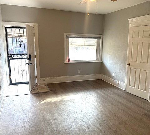 4th image of 2362 E 76th St
