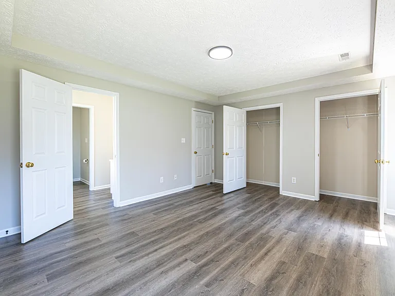 1315 Hunters Way Ct — Photo 15