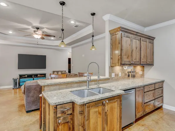 6407 Norwood St, Orange, TX 77630