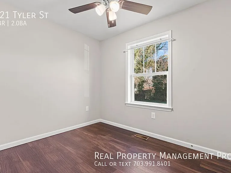 321 Tyler St — Photo 13