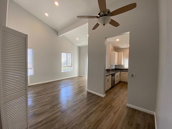 3rd image of 2107 N Beachwood Dr #309