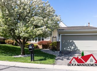 35003 Meadow Ln, Farmington, MI 48335
