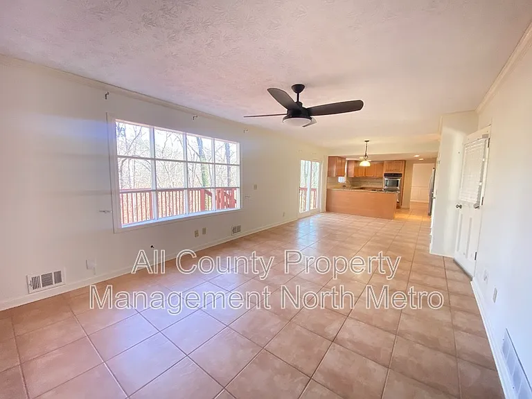 320 Six Branches Ct — Photo 5