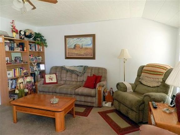 2nd image of 600 Sunflower Ave