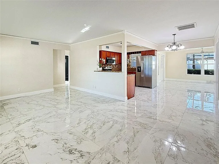 8802 109th Ln — Photo 3