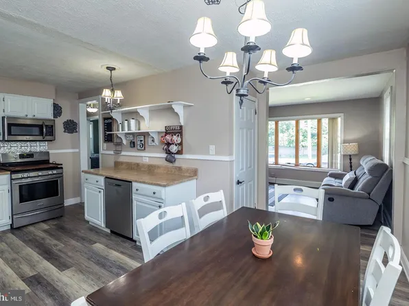 323 Orlando Ave, Gloucester City, NJ 08030