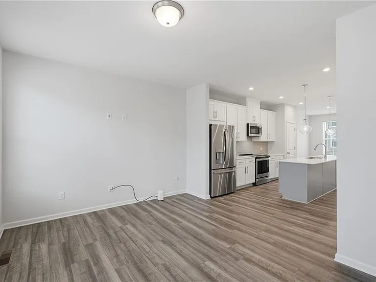 1422 Creekside Cir #211 — Photo 7