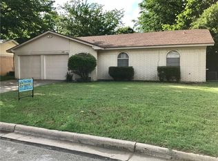 628 Lisa St, Burleson, TX 76028