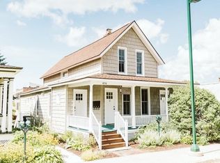 414 Waukazoo Ave, Petoskey, MI 49770