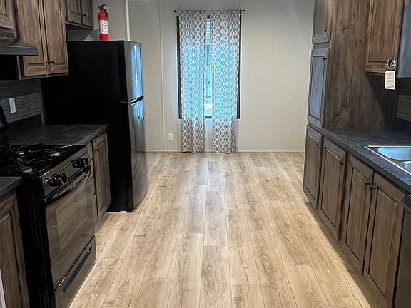 3rd image of 45 Woodland Pl